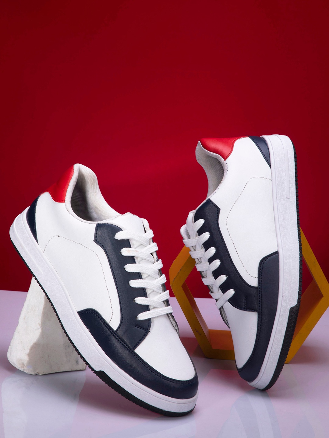 

Roadster Men Color-Blocked Casual Sneakers Shoes, White