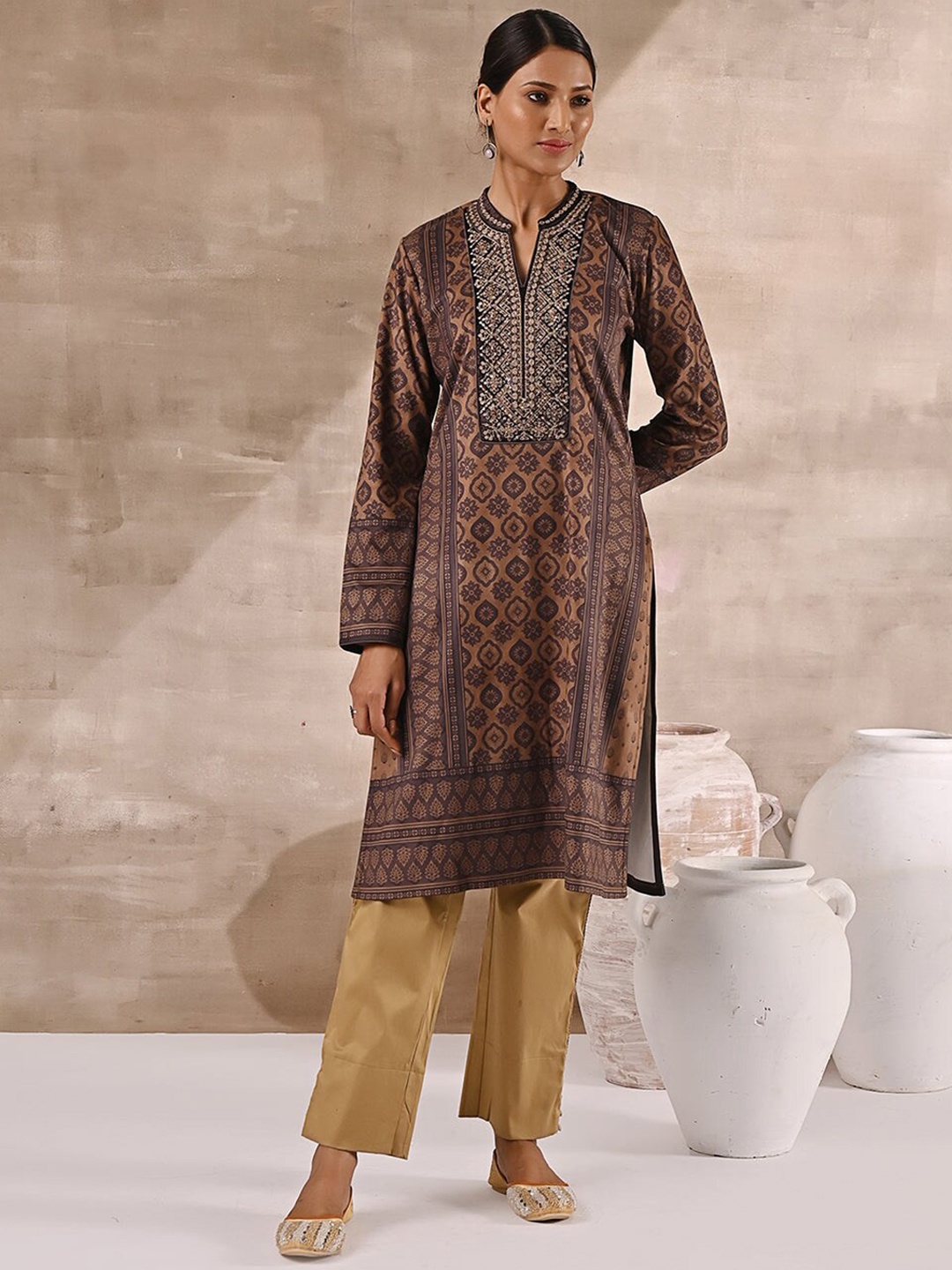 

Lakshita Women Ethnic Motifs Printed Velvet Kurta with Palazzos, Mustard