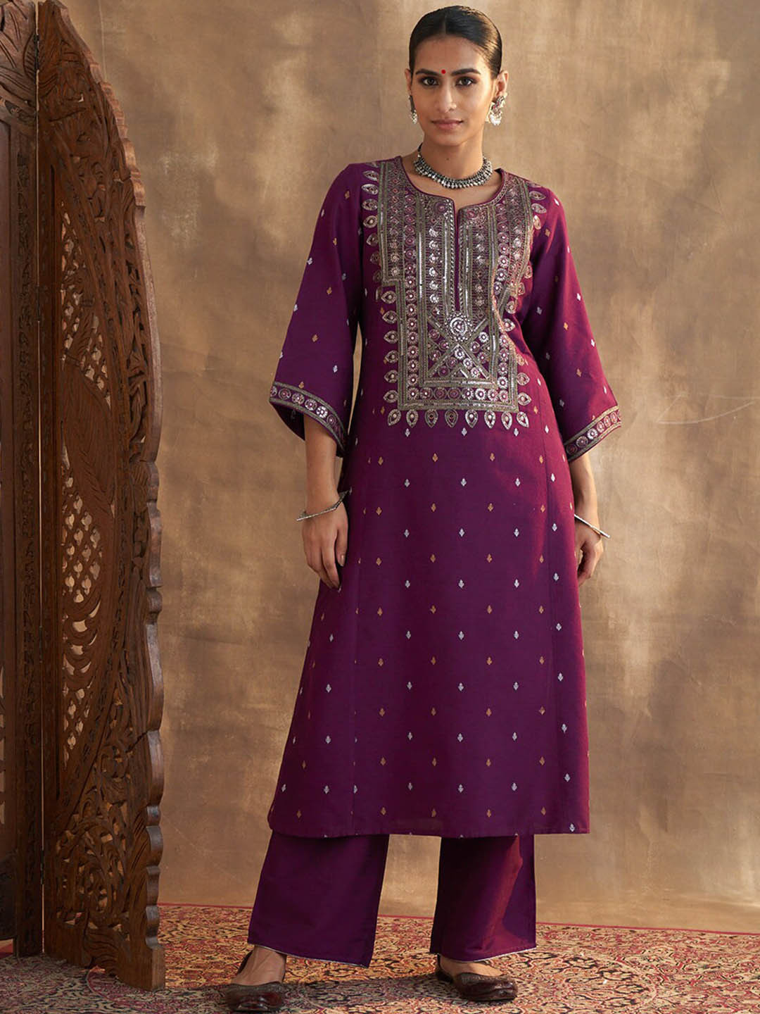 

Lakshita Ethnic Motifs Embroidered Sequined Kurta with Palazzos, Purple