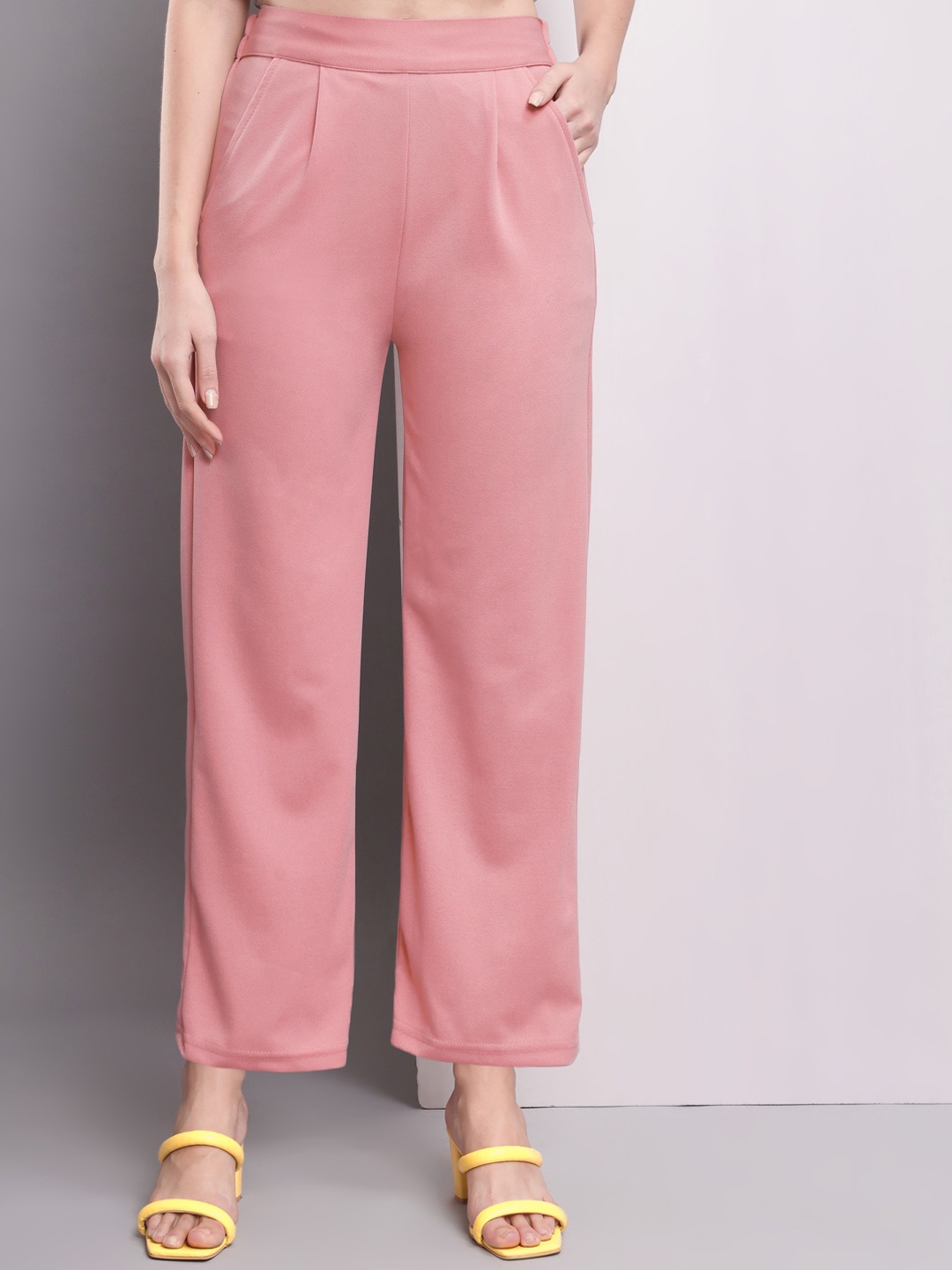 

Q-rious Women Relaxed High-Rise Pleated Trousers, Pink