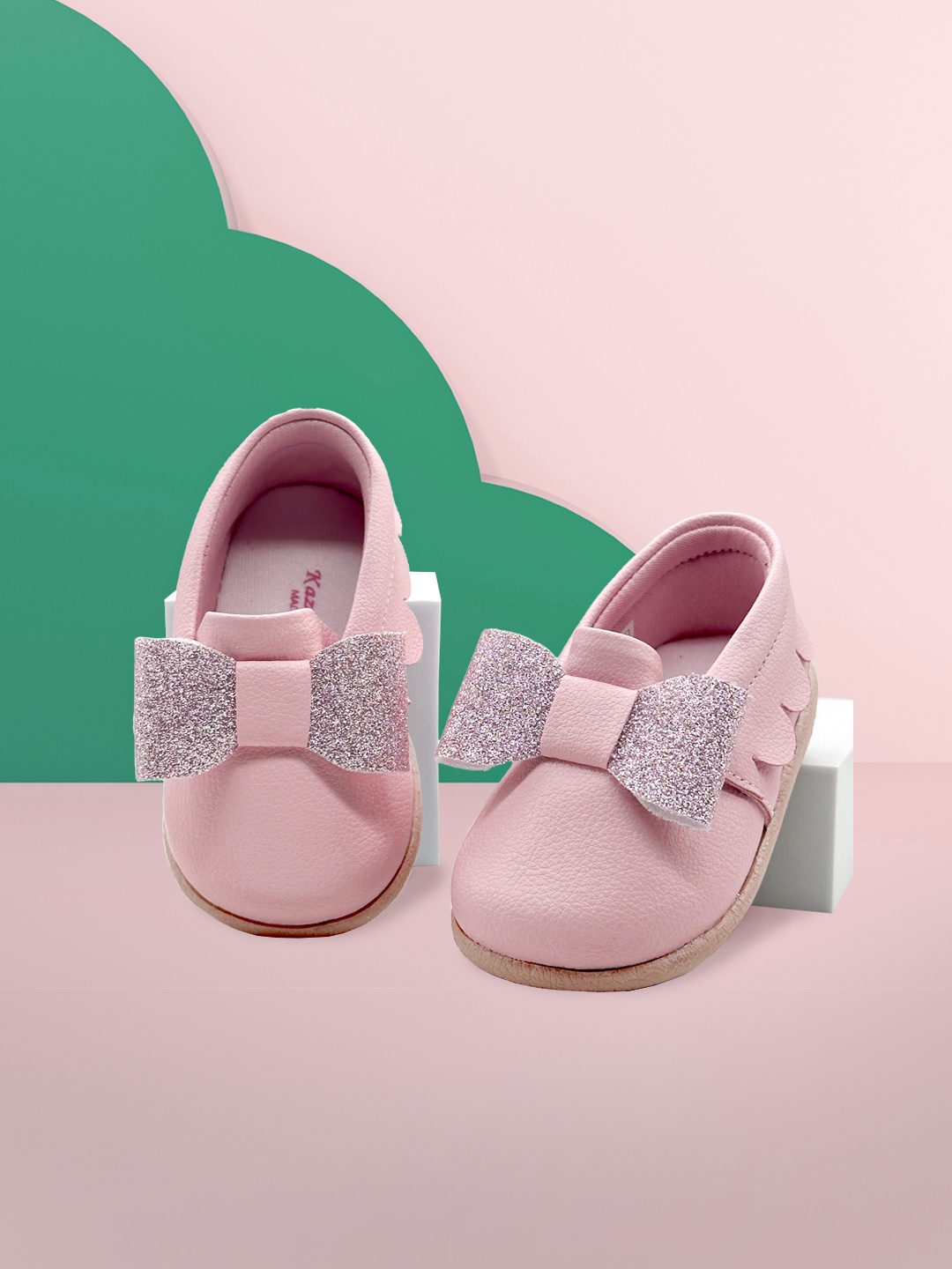 

KazarMax Girls Textured Ballerinas With Bows, Pink