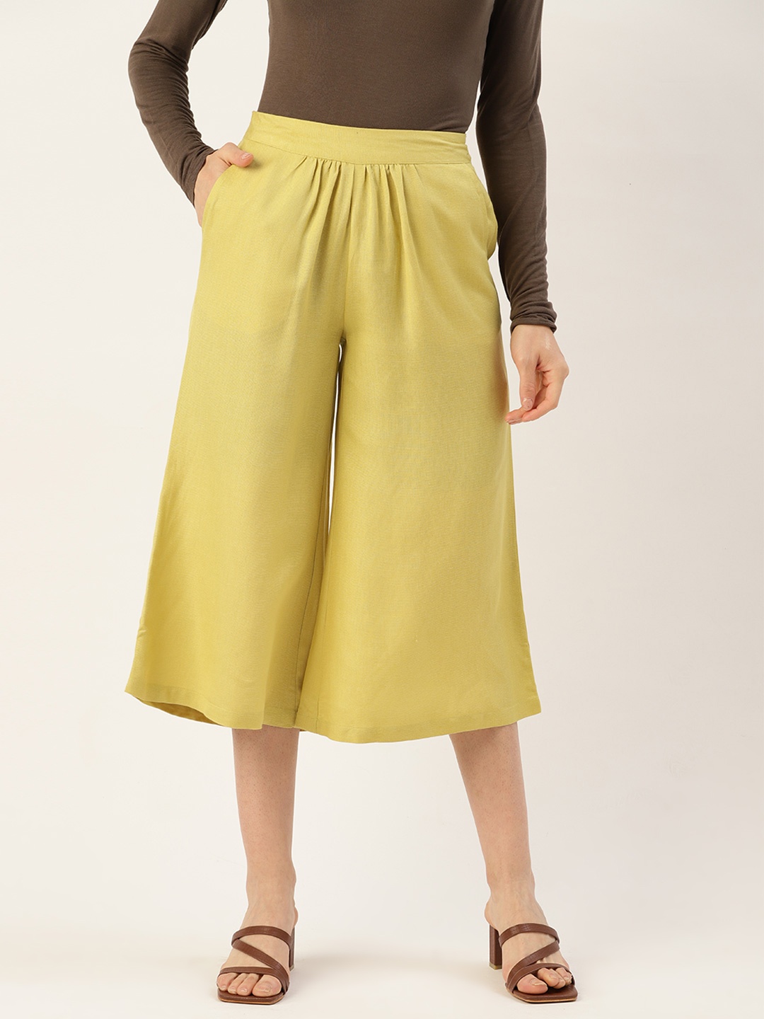 

Madame Women Solid Pleated Culottes, Green