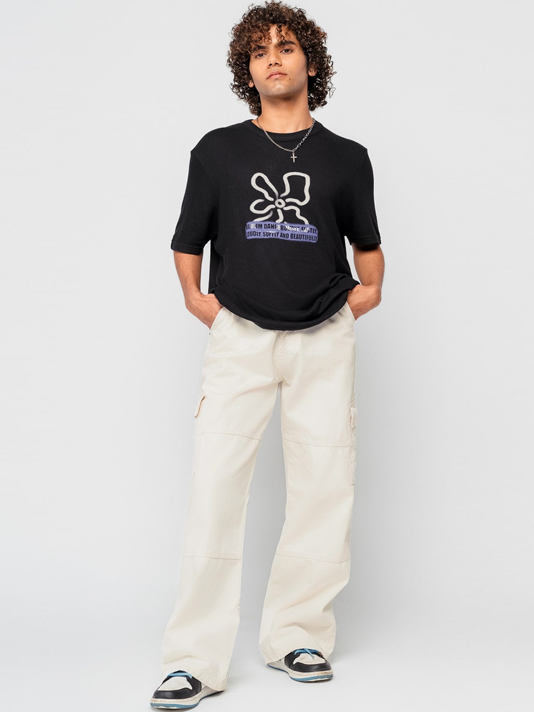

FREAKINS Men Straight Fit Mid-Rise Cotton Cargos, Cream