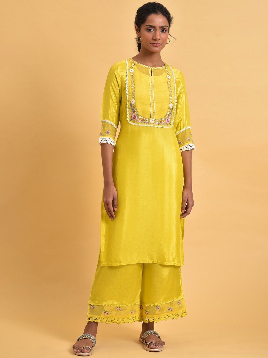 

W Women Floral Embroidered Kurta, Yellow