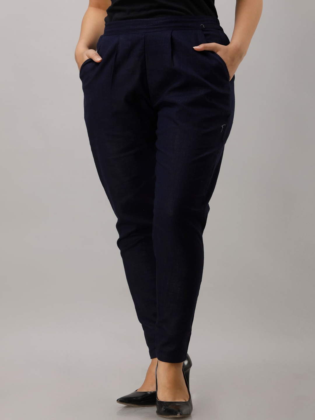 

KALINI Women Mid-Rise Pleated Cotton Trousers, Navy blue