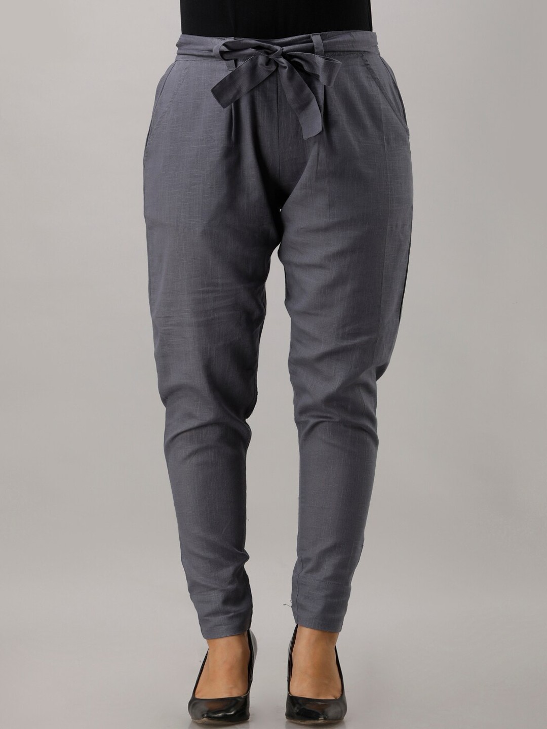 

KALINI Women Mid-Rise Pleated Cotton Trousers, Grey