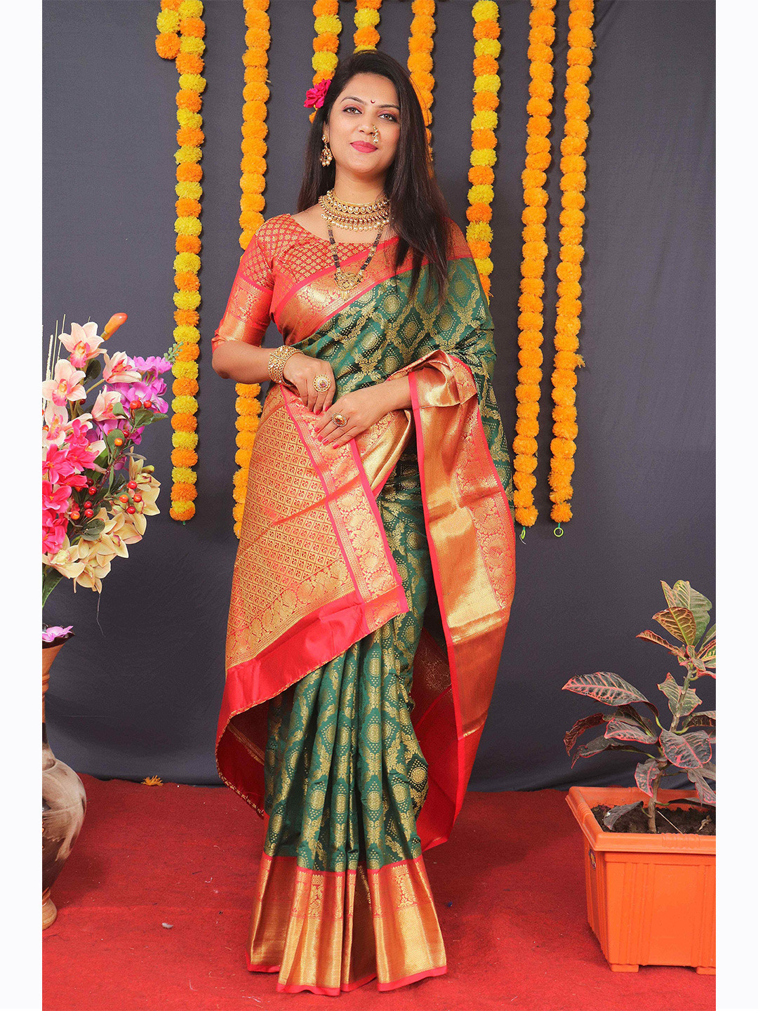 

Anaita Woven Design Zari Pure Silk Banarasi Saree, Green