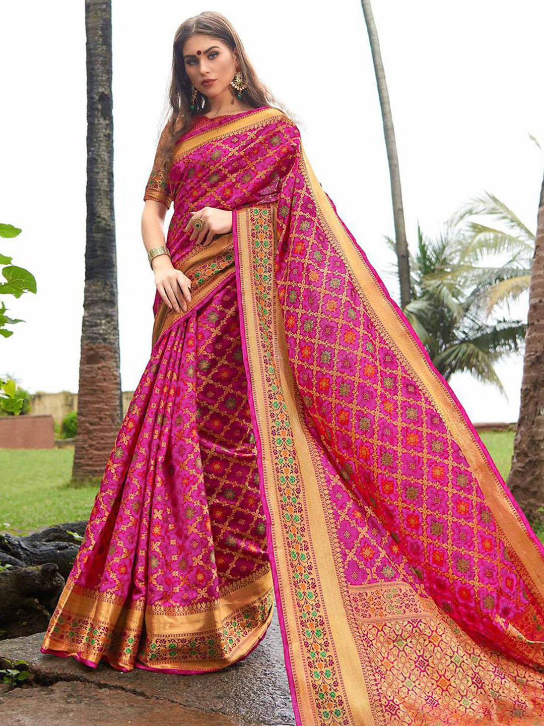 

Satrani Ethnic Motif Woven Design Silk Cotton Saree, Pink