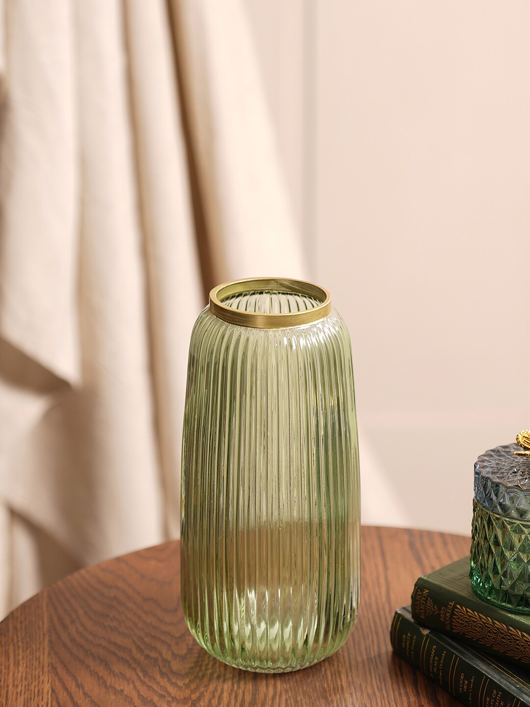 

Pure Home and Living Green & Gold-Toned Ribbed Glass Flower Vase