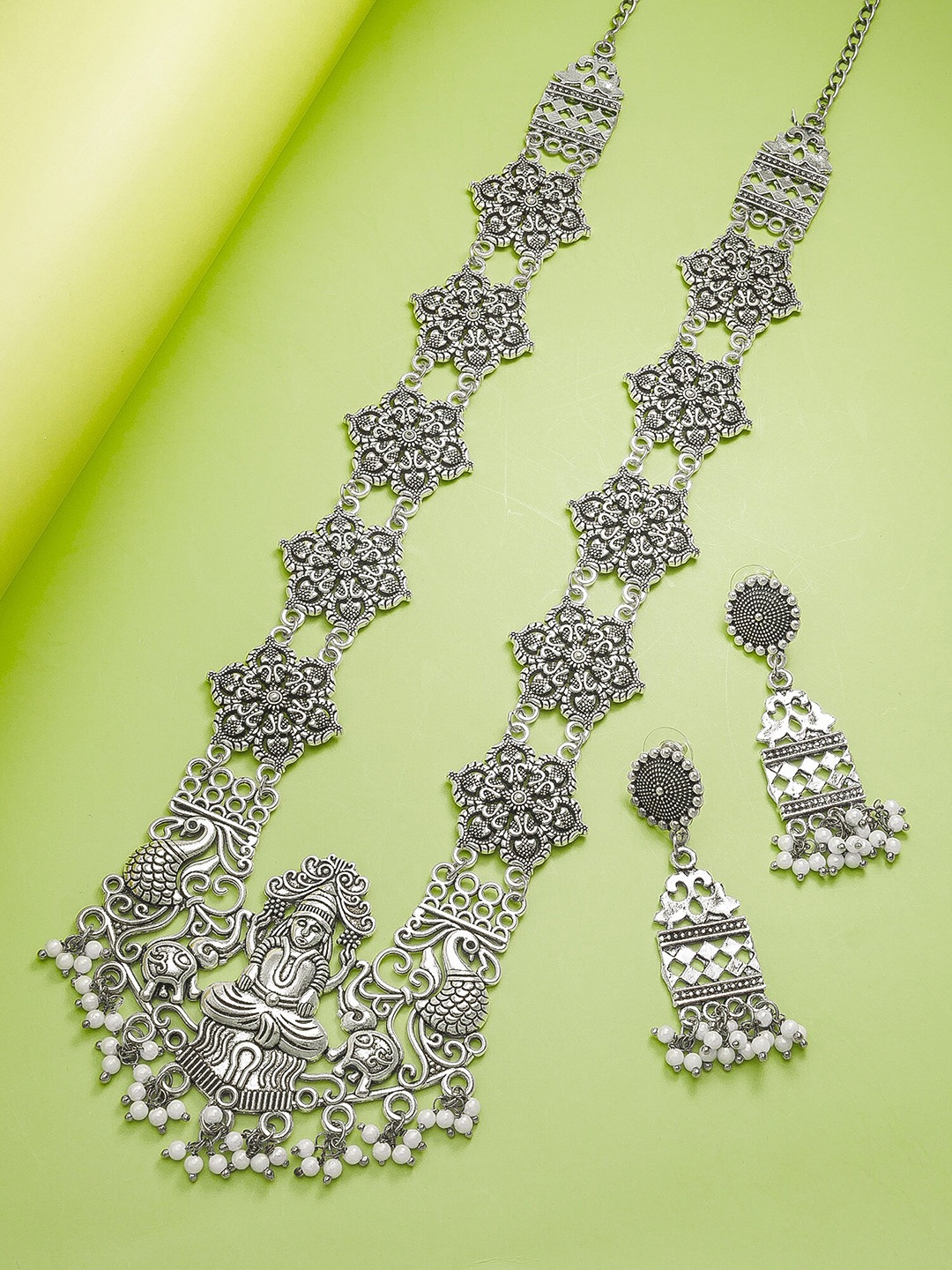 

aadita Silver-Plated Beaded Temple Necklace and Earrings, White