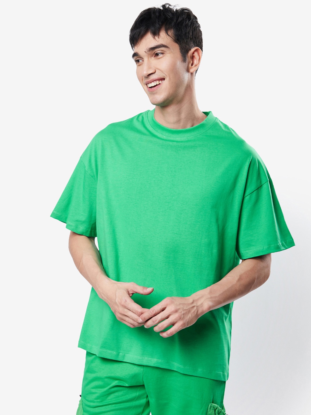 

Bewakoof Drop-Shoulder Sleeves Longline Cotton T-shirt, Green
