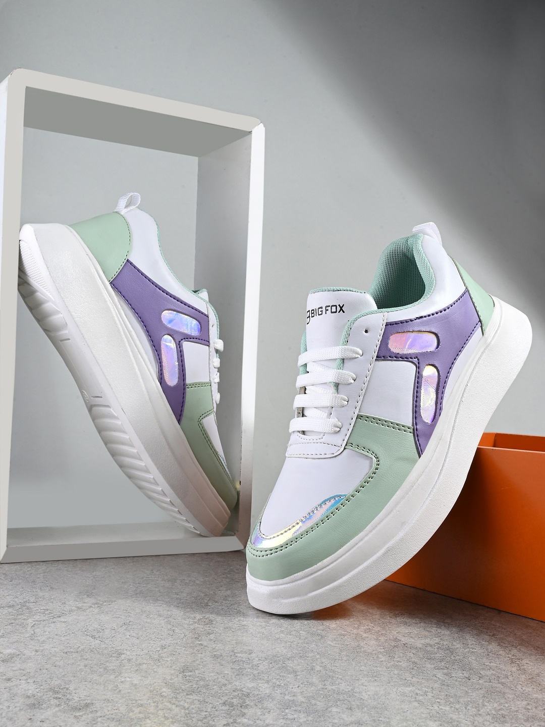 

Big Fox Women Colourblocked Sneakers, Sea green