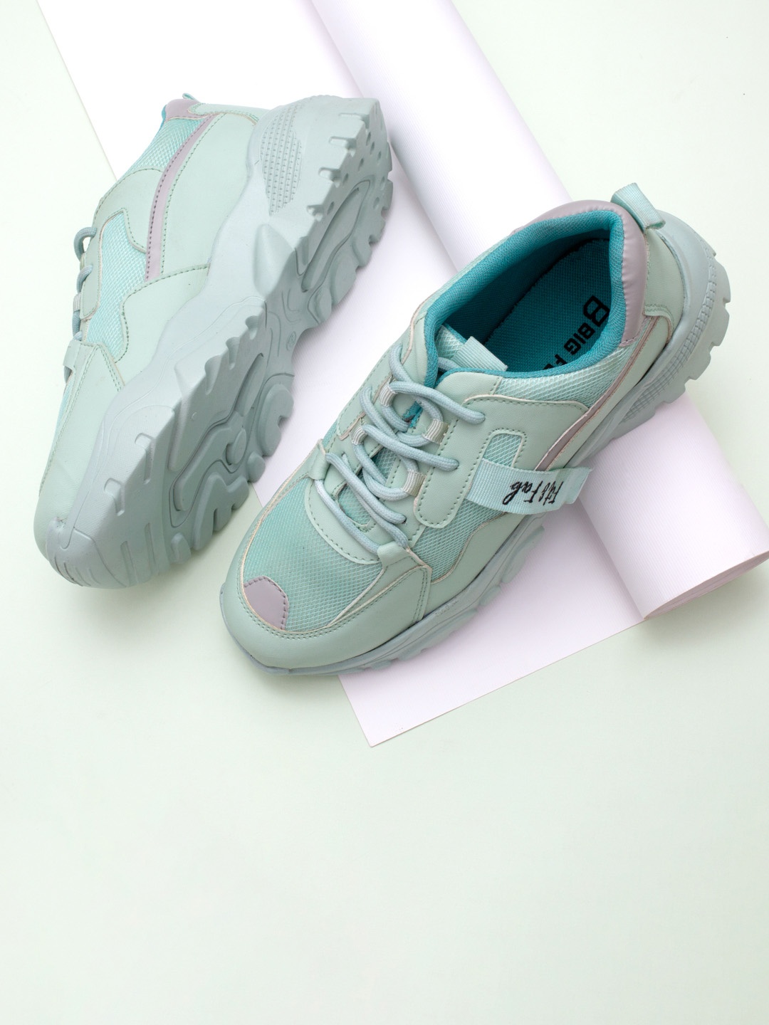 

Big Fox Women Lightweight Lace-Up Sneakers, Green