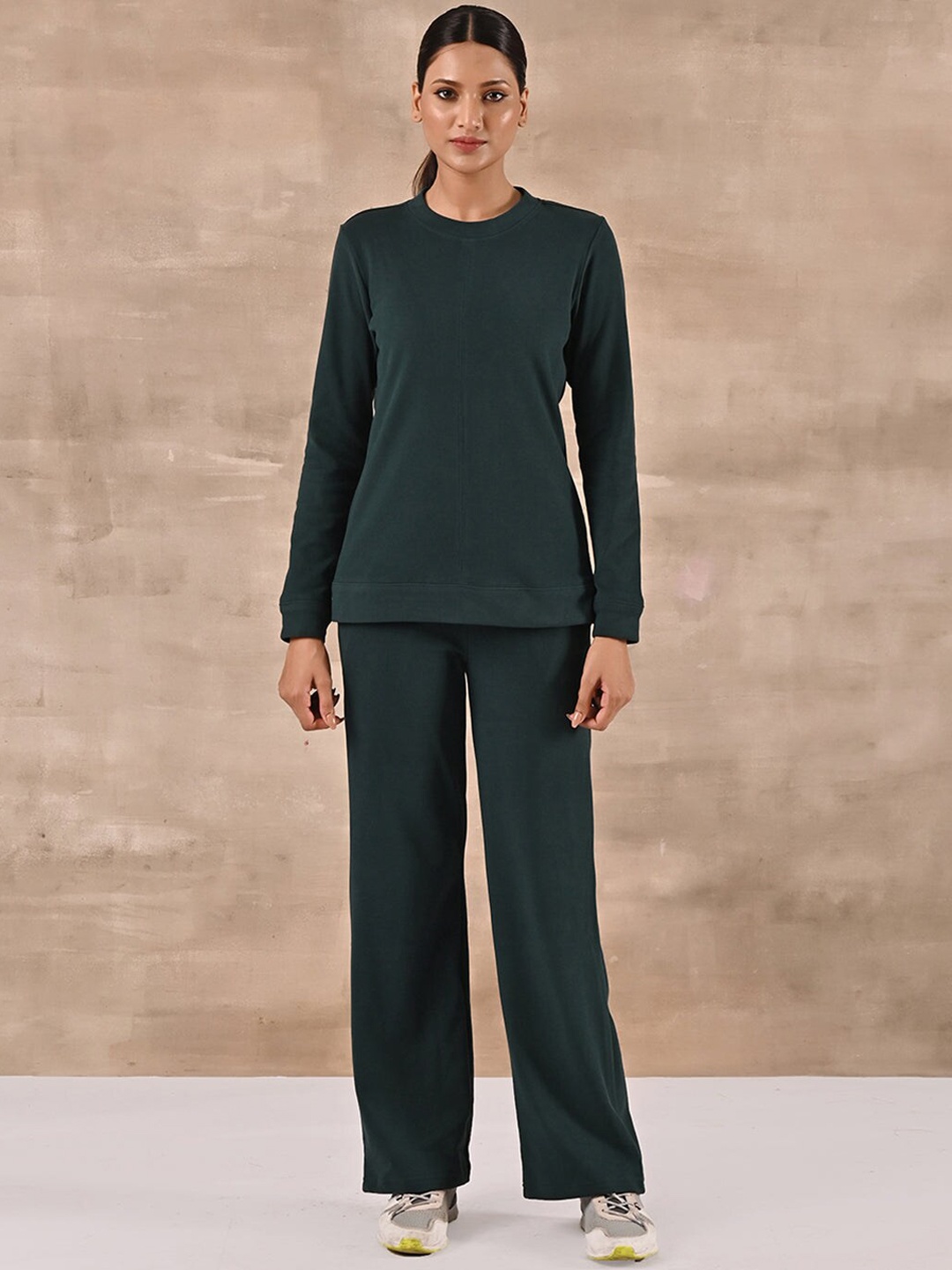 

Lakshita Women Velour Tracksuits, Green