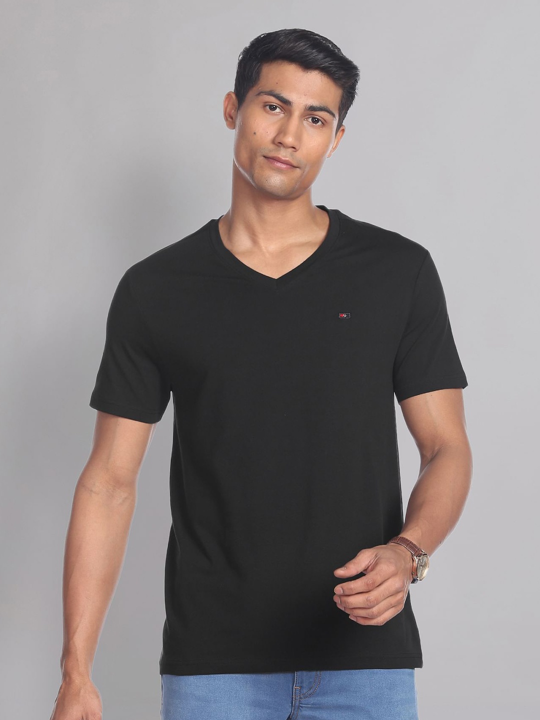 

AD By Arvind V-Neck Slim Fit T-shirt, Black