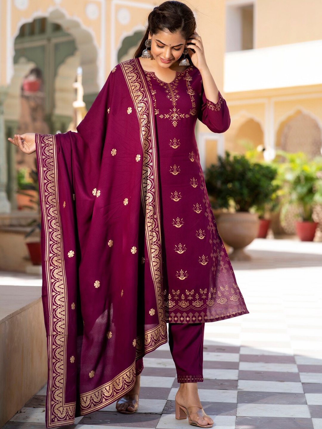 

Kurtipedia Ethnic Motifs Printed Notched Neck Kurta with Trousers & Dupatta, Burgundy