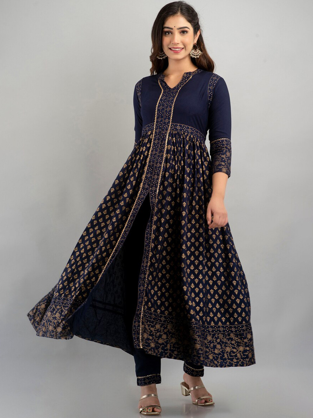

Kurtipedia Ethnic Motifs Printed High-Slit Anarkali Kurta with Trousers, Navy blue