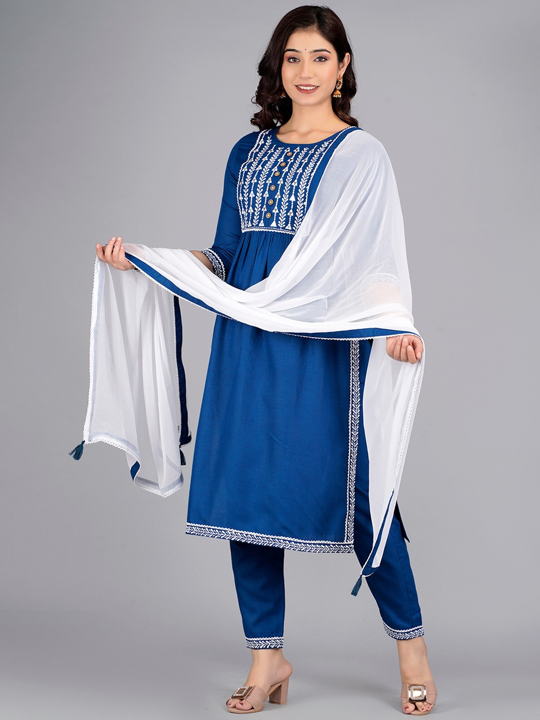 

Kurtipedia Ethnic Motif Embroidered Thread Work A-Line Kurta with Trousers & Dupatta, Blue