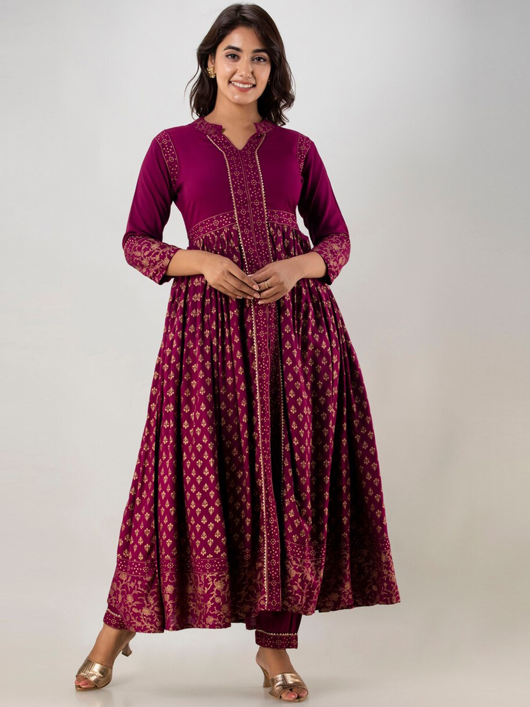 

Kurtipedia Burgundy Ethnic Motifs Printed Gotta Patti Kurta With Trousers