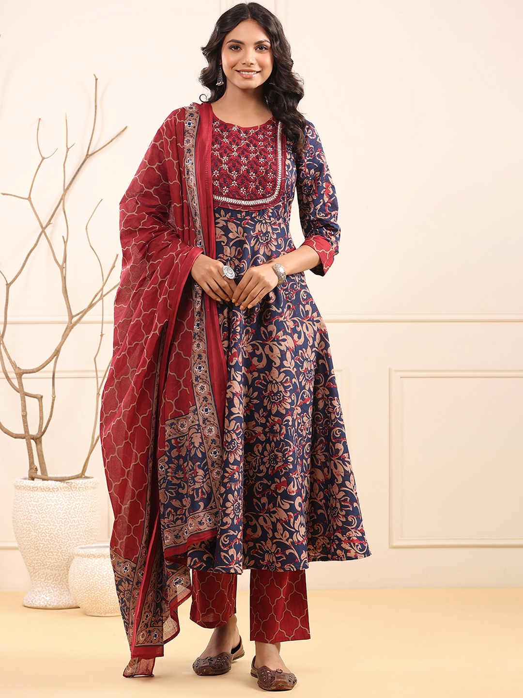 

Rain & Rainbow Floral Embroidered Pure Cotton Kurta with Trousers & Dupatta, Navy blue