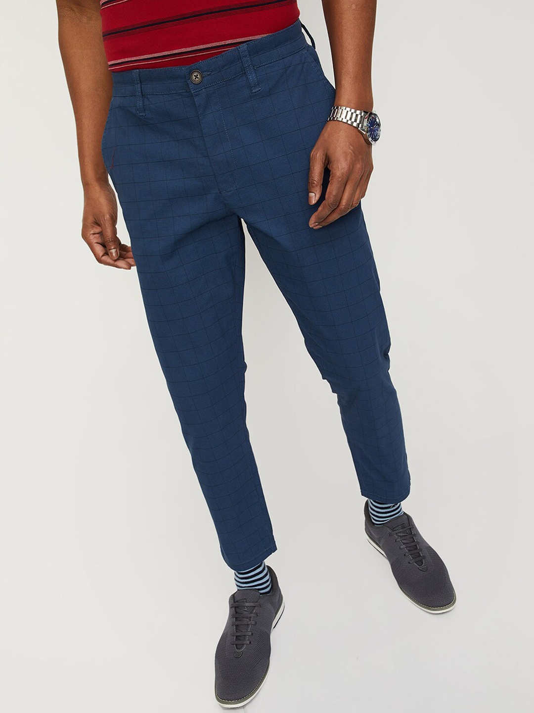 

max Men Checked Mid-Rise Regular Trousers, Blue