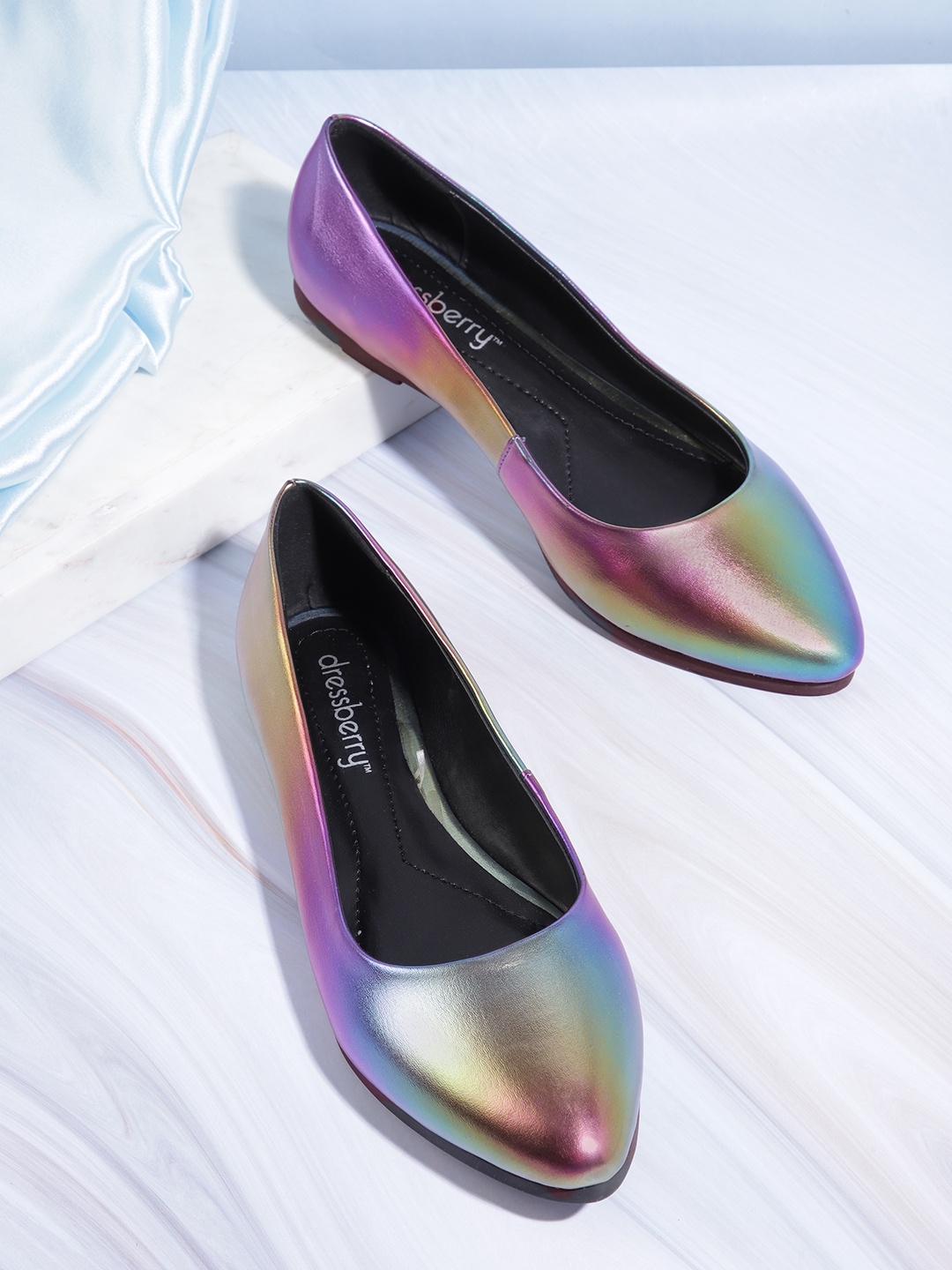 

DressBerry Women Iridescent Effect Ballerinas, Blue