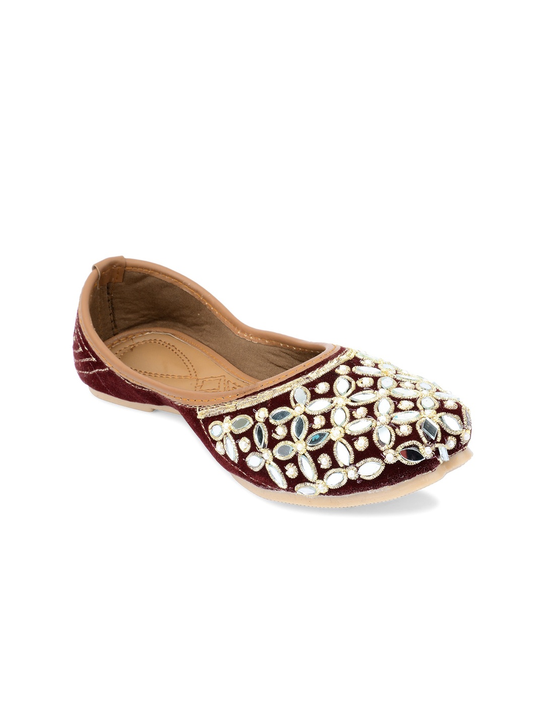 

DESI COLOUR Women Embellished Ethnic Mojaris, Maroon