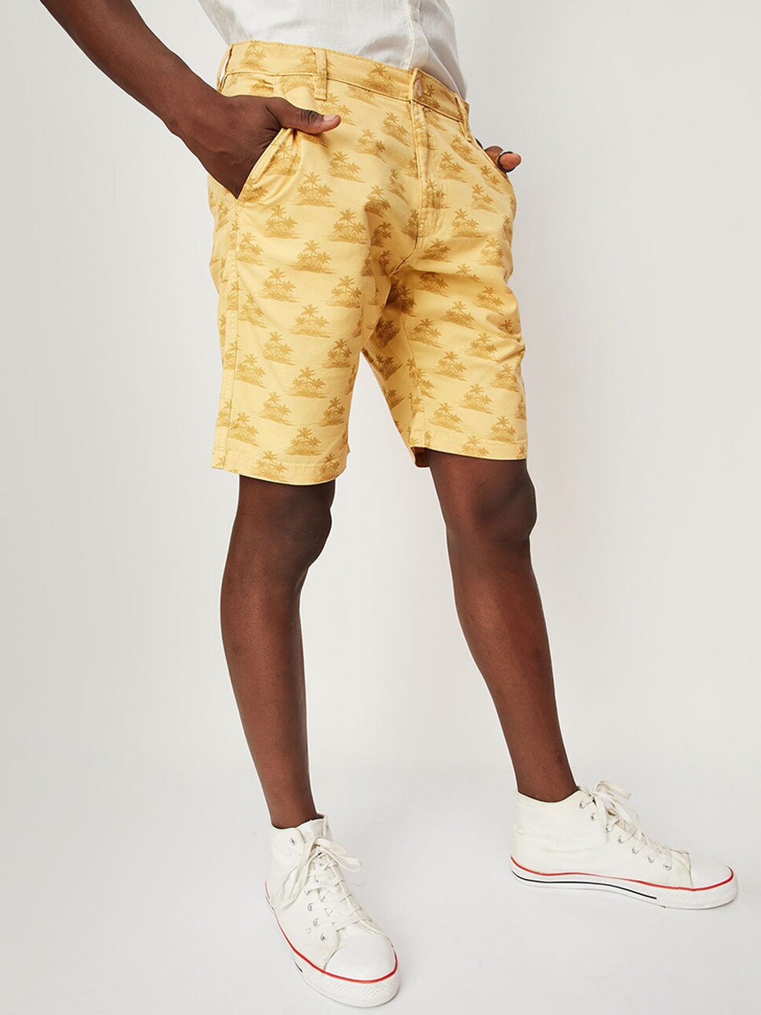 

max Men Conversational Printed Cotton Chino Shorts, Yellow