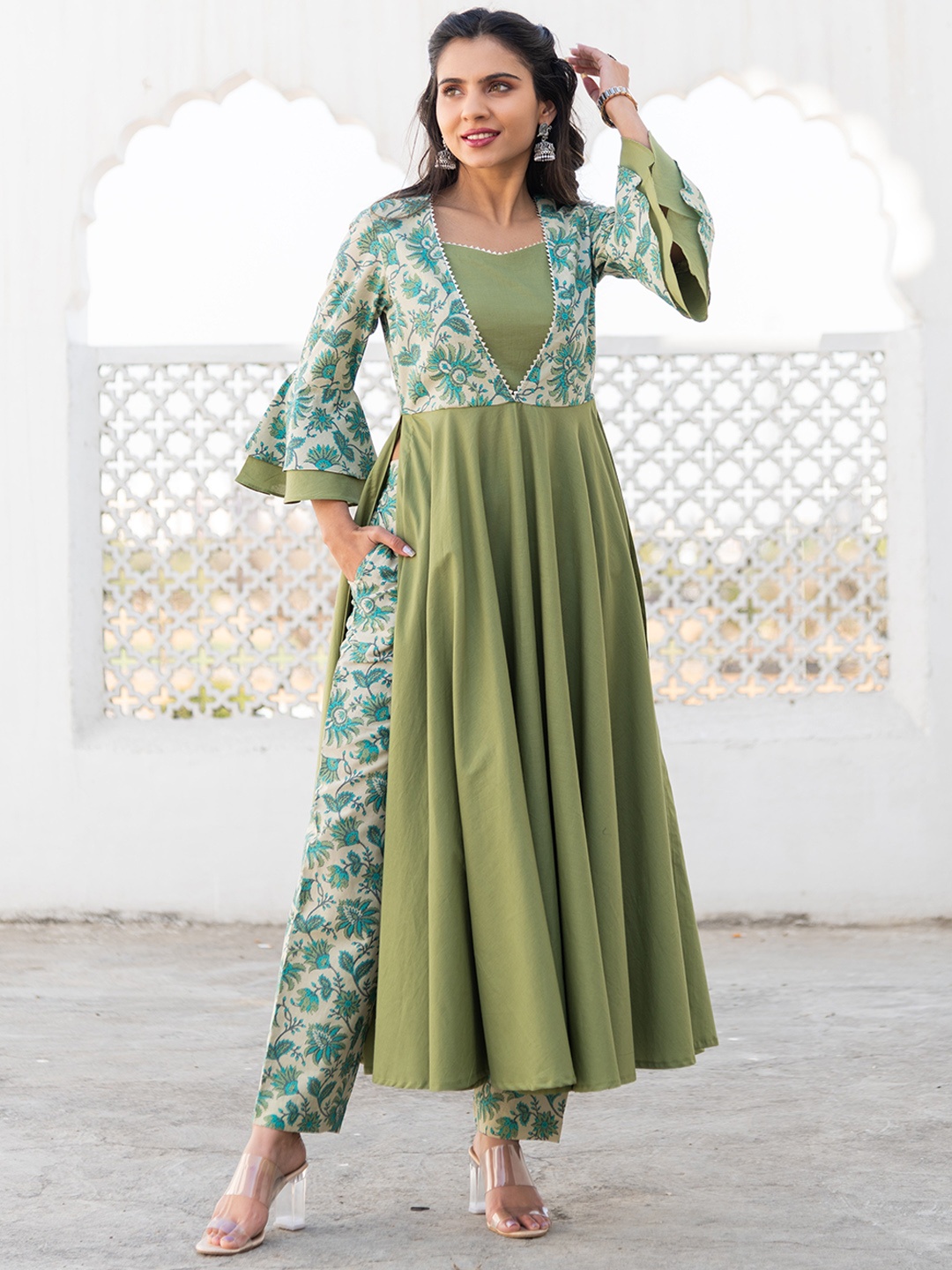 

Kohsh Ethnic Motifs Yoke Design High Slit Gotta Patti Pure Cotton Kurta with Trousers, Green