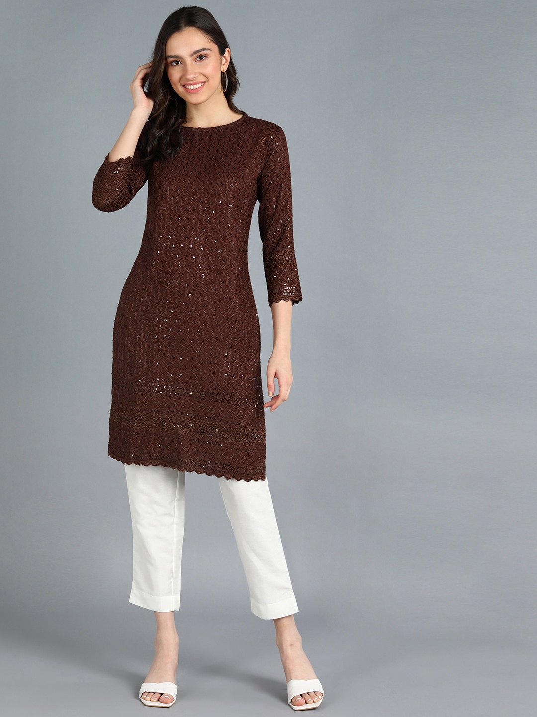 

VAHSON Floral Embroidered Chikankari Kurta, Brown
