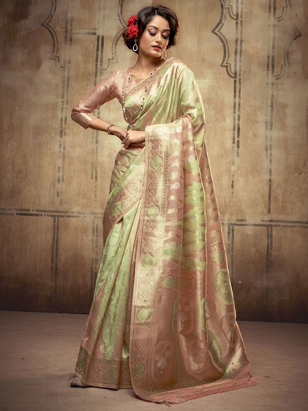 

Satrani Floral Woven Design Zari Organza Banarasi Saree, Green