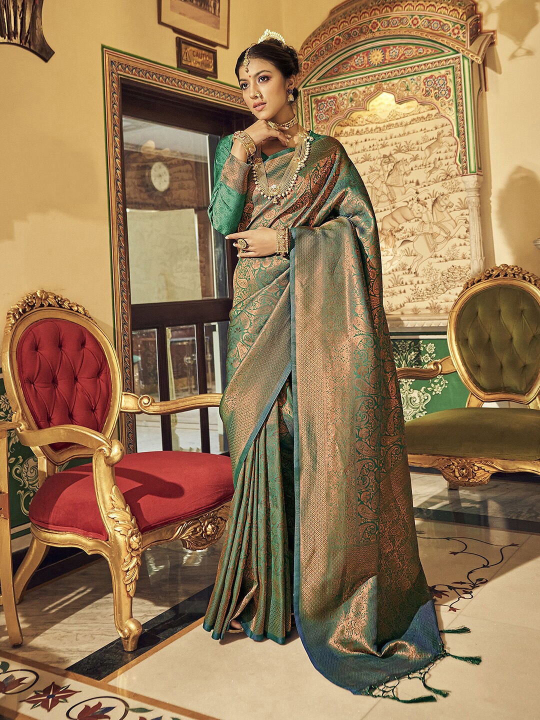 

Satrani Paisley Woven Design Zari Silk Blend Banarasi Saree, Green