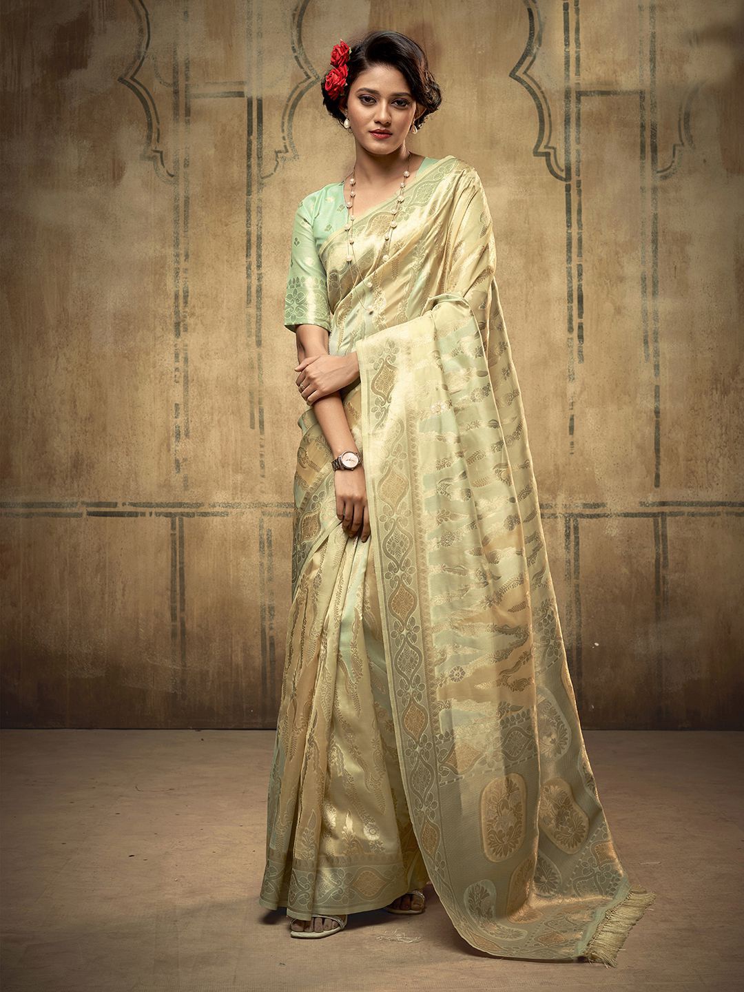 

Satrani Ethnic Motifs Woven Design Zari Organza Banarasi Saree, Green