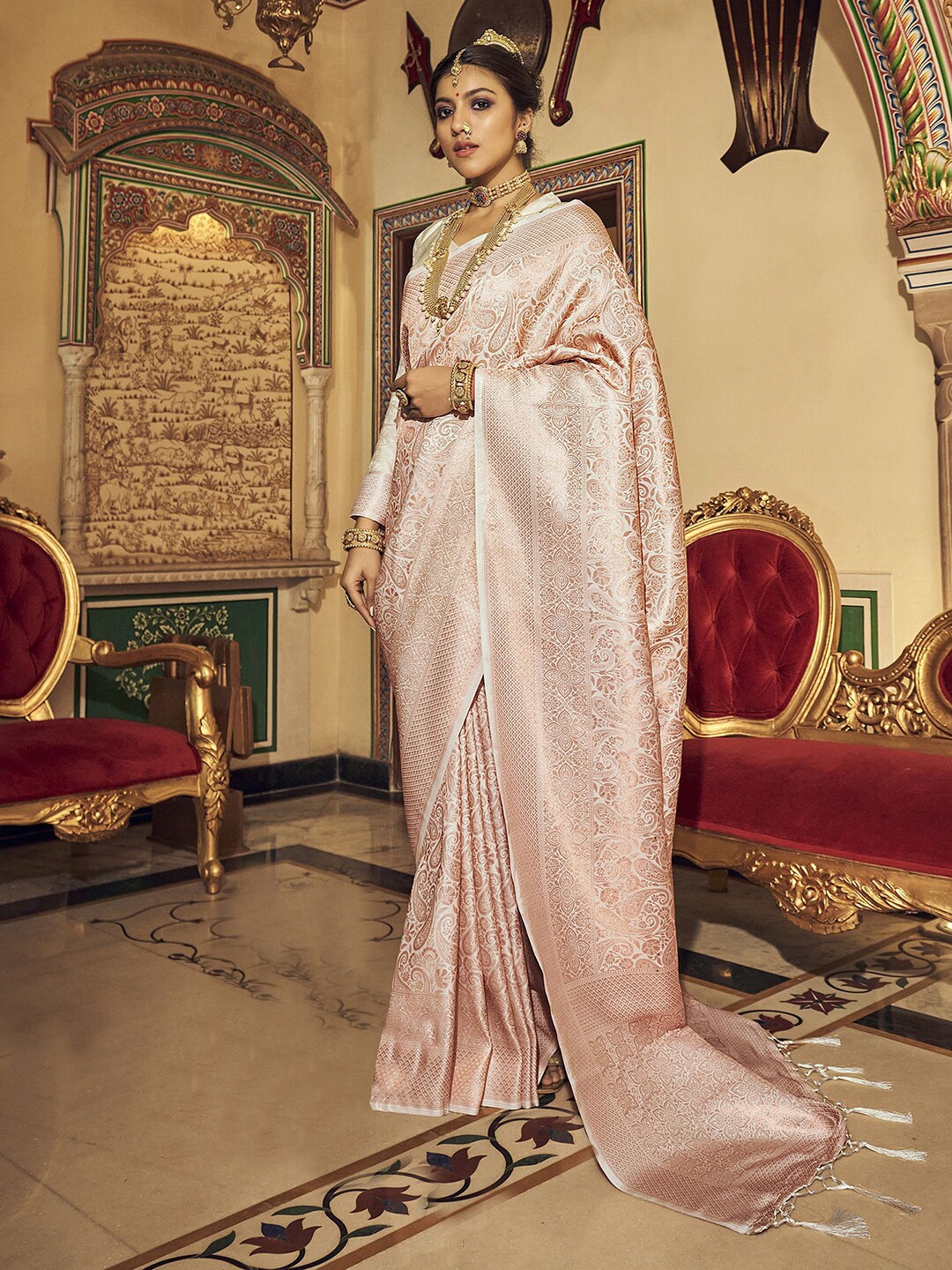 

Satrani Woven Design Zari Silk Blend Banarasi Saree, Off white