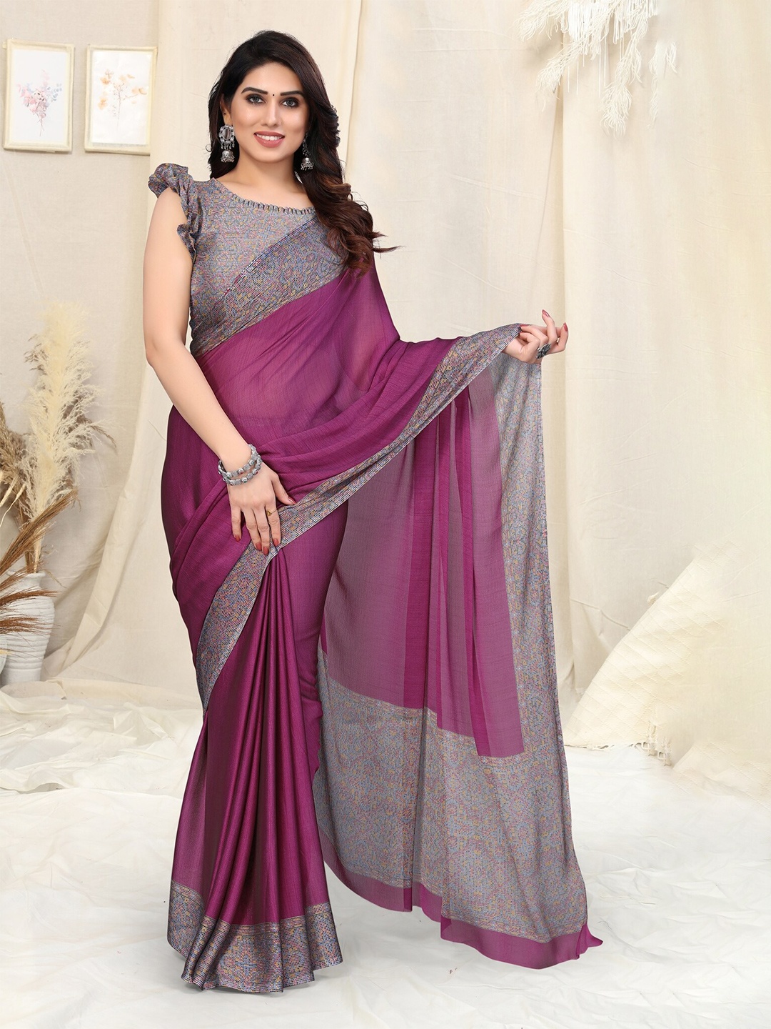 

KALINI Geometric Printed Bordered Saree, Magenta