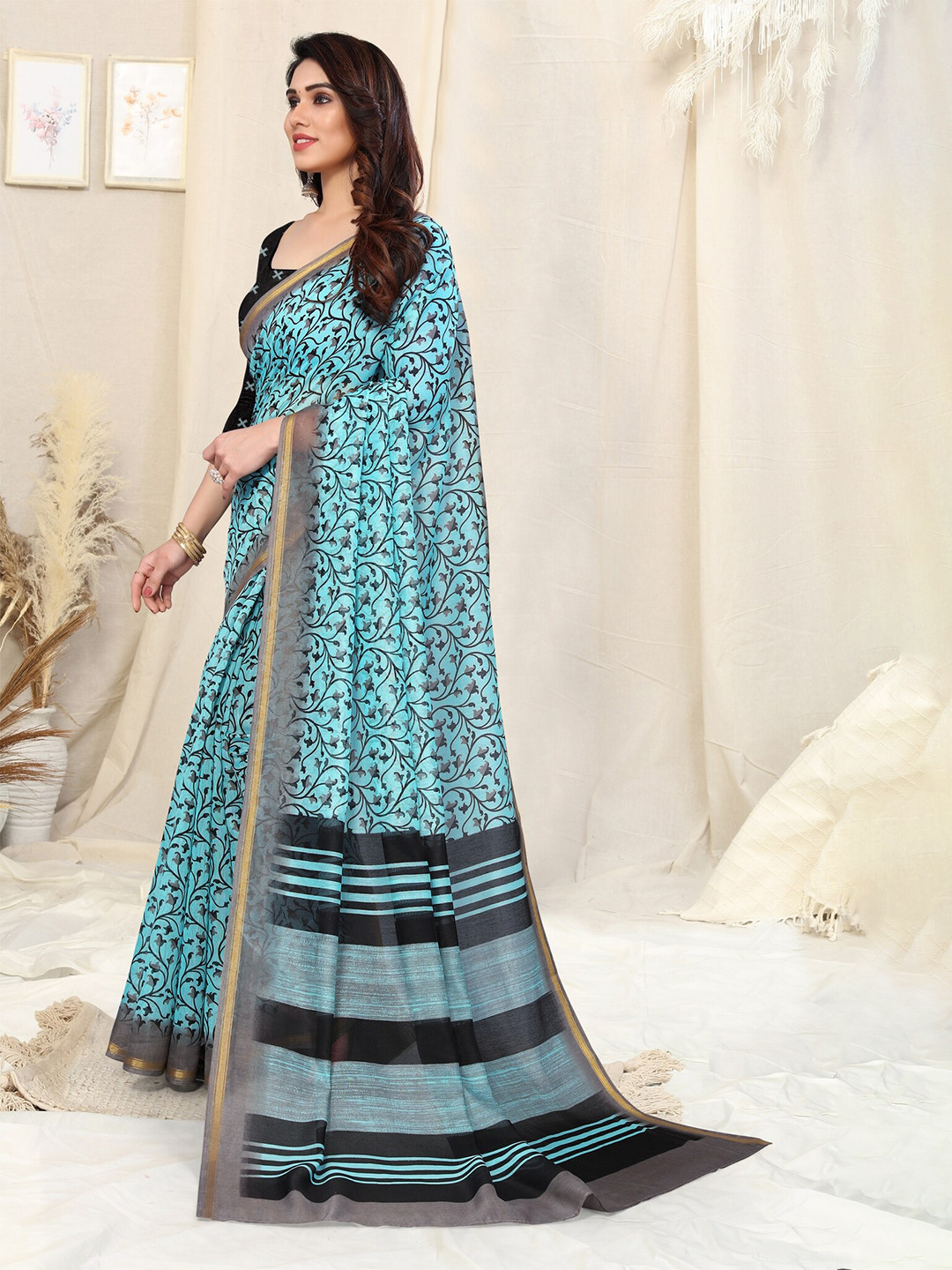 

KALINI Floral Printed Zari Saree, Turquoise blue