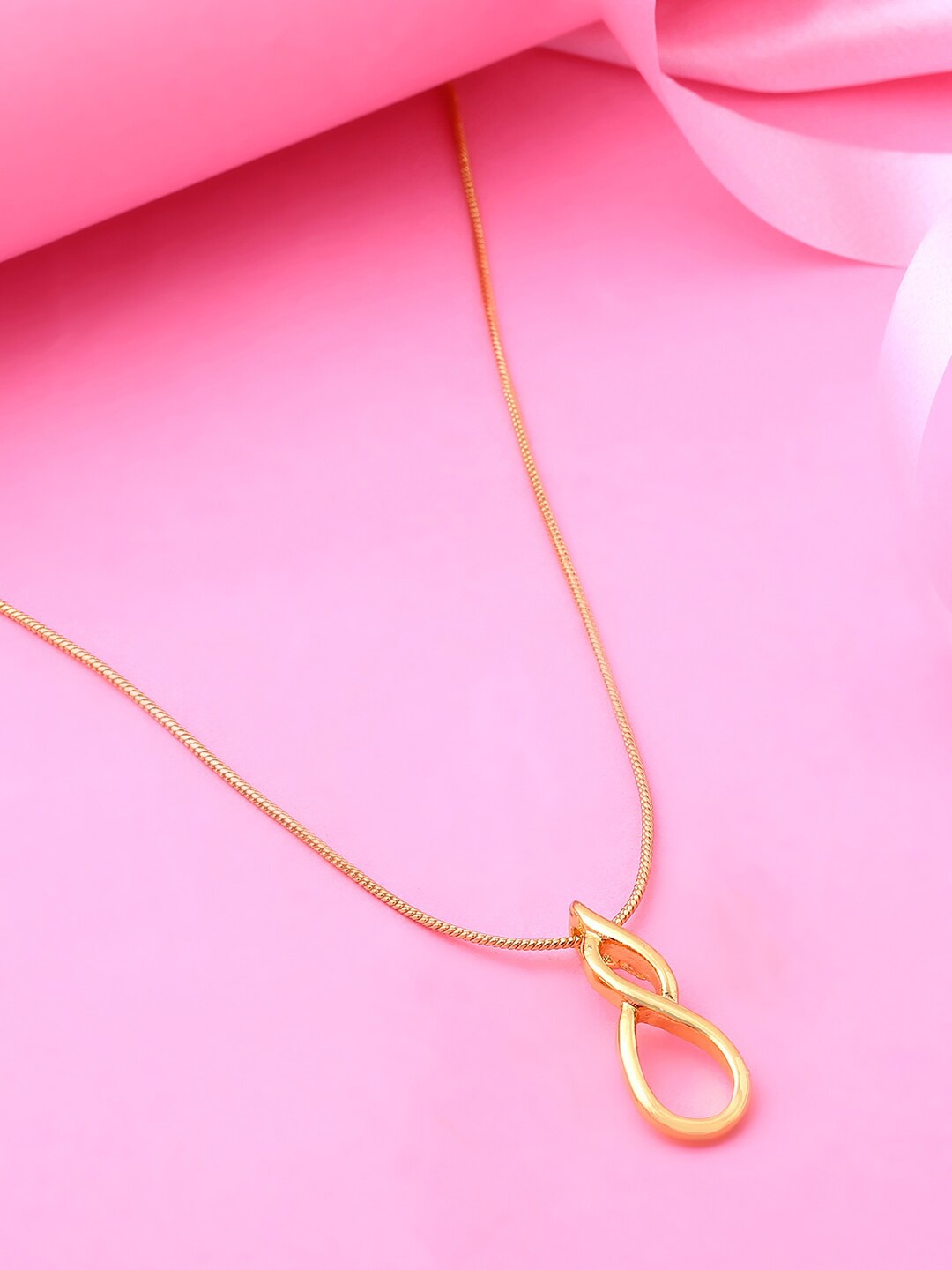 

Estele Gold-Plated Pendant Chain