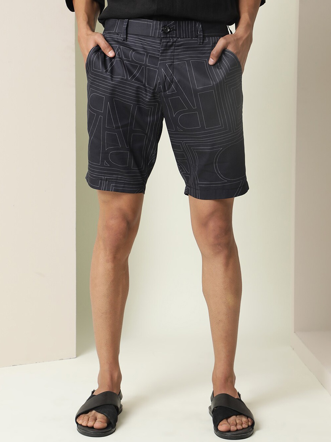 

RARE RABBIT Men Osin Printed Cotton Slim Fit Mid-Rise Shorts, Black