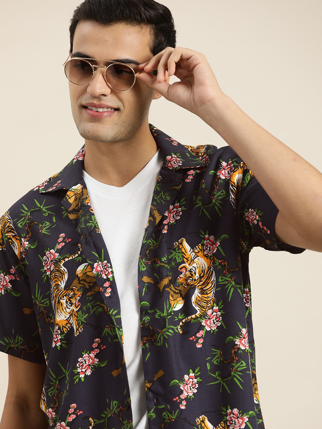 

Hancock Relaxed Fit Tiger Print Casual Resort Shirt, Navy blue