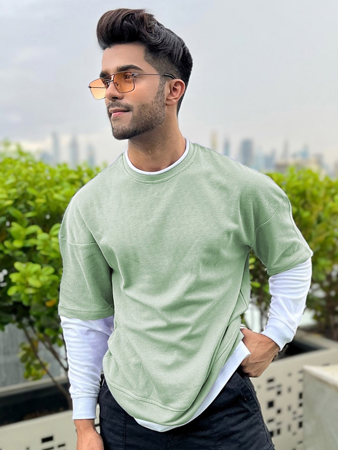 

Powerlook Men Green Raw Edge Oversized T-shirt