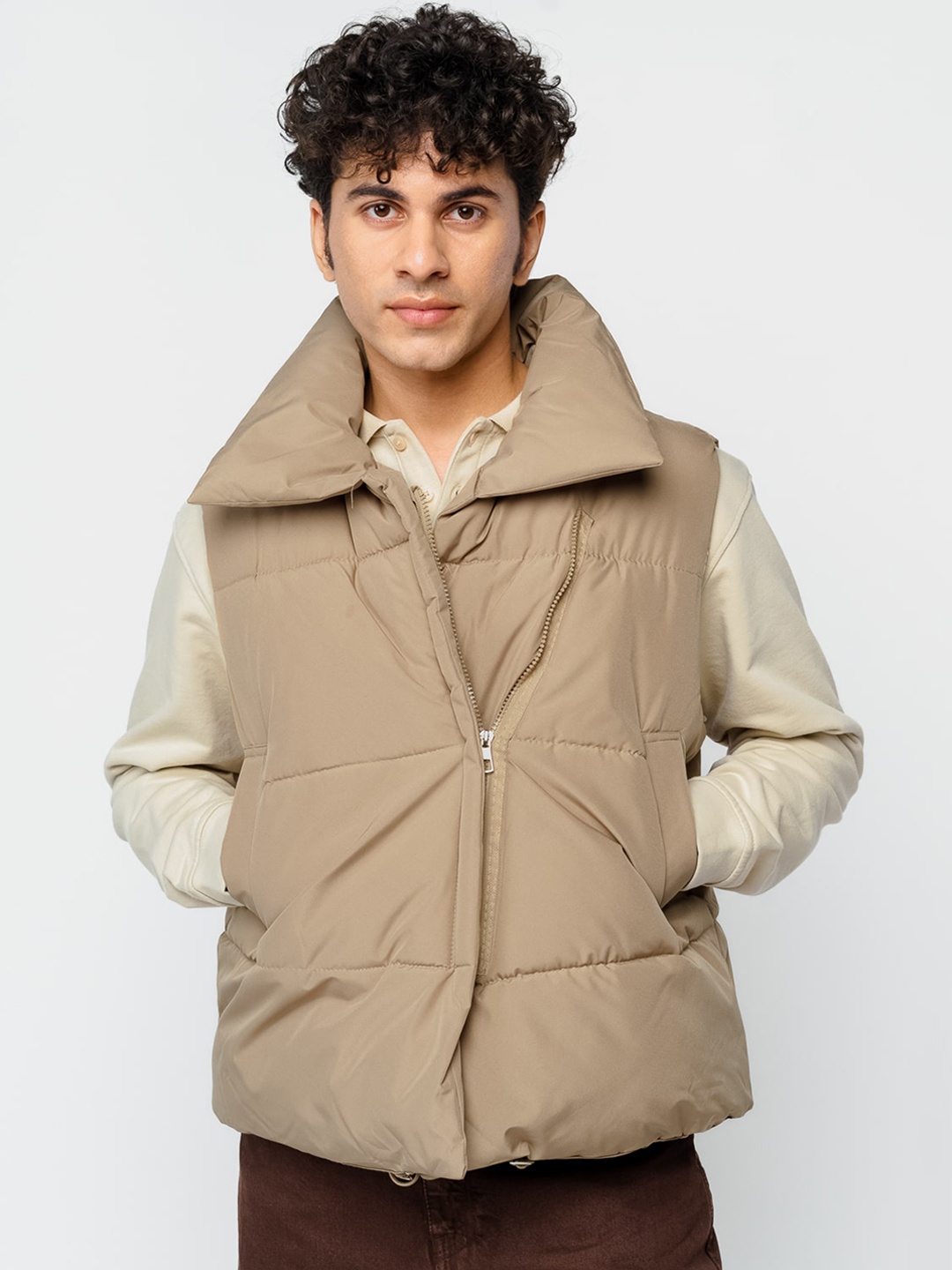 

FREAKINS Men Solid Spread Collar Sleeveless Padded Jacket, Beige
