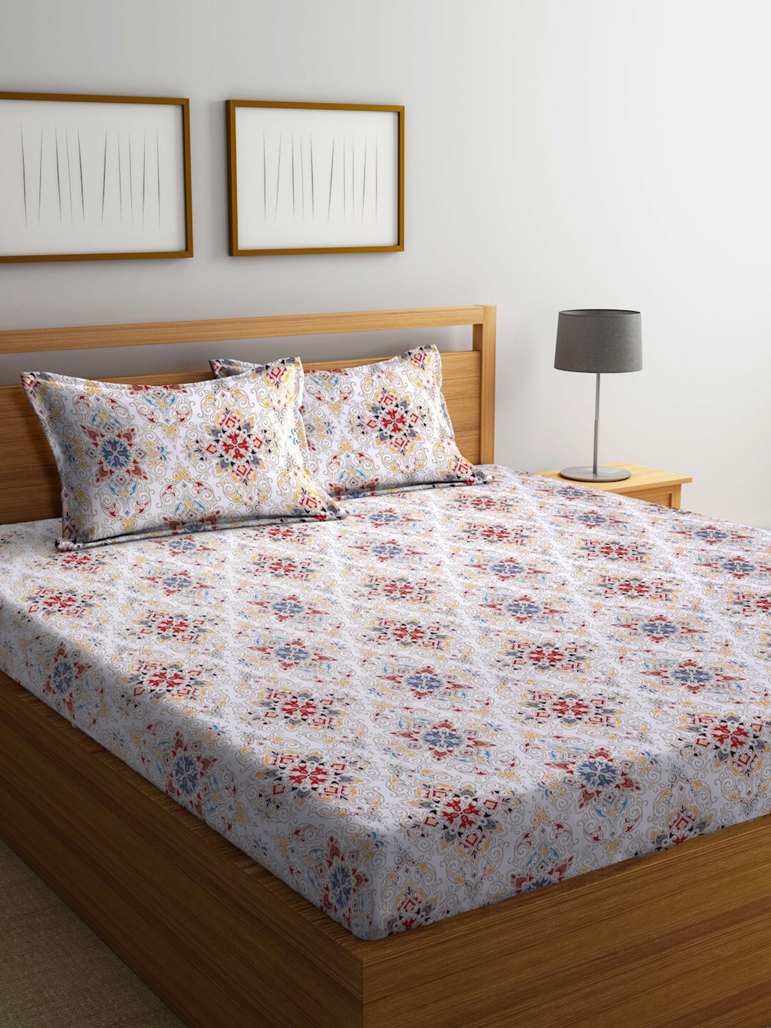 

BOMBAY DYEING Sage White & Red Ethnic Motifs 180 TC Flat King Bedsheet & Pillow Covers