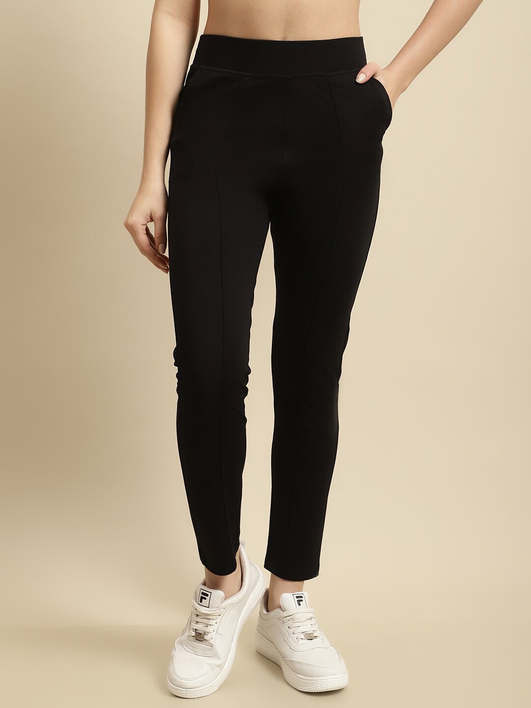 

TAG 7 Women Skinny Fit Ankle Length Treggings, Black