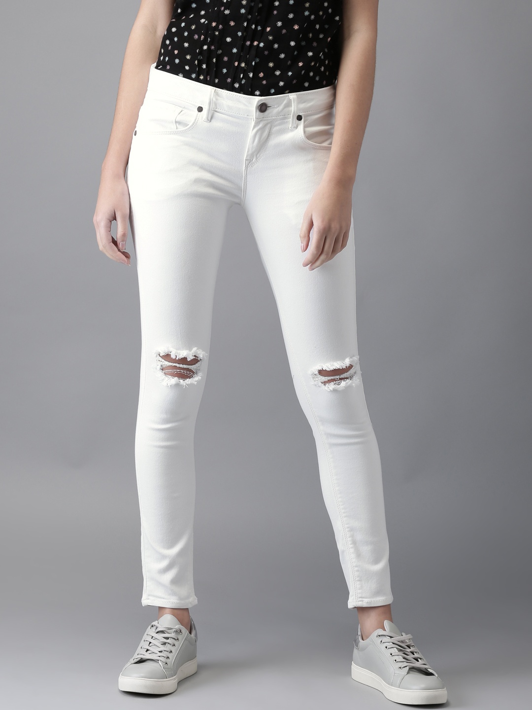 

HERE&NOW Women White Skinny Fit Mid-Rise Slash Knee Stretchable Cropped Jeans