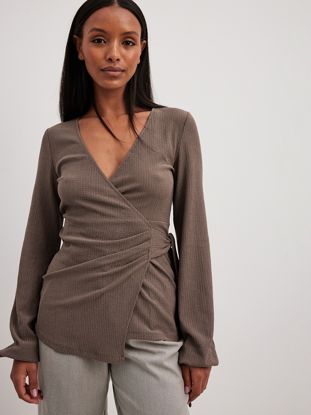 

NA-KD Structured Ribbed Wrap Top, Brown