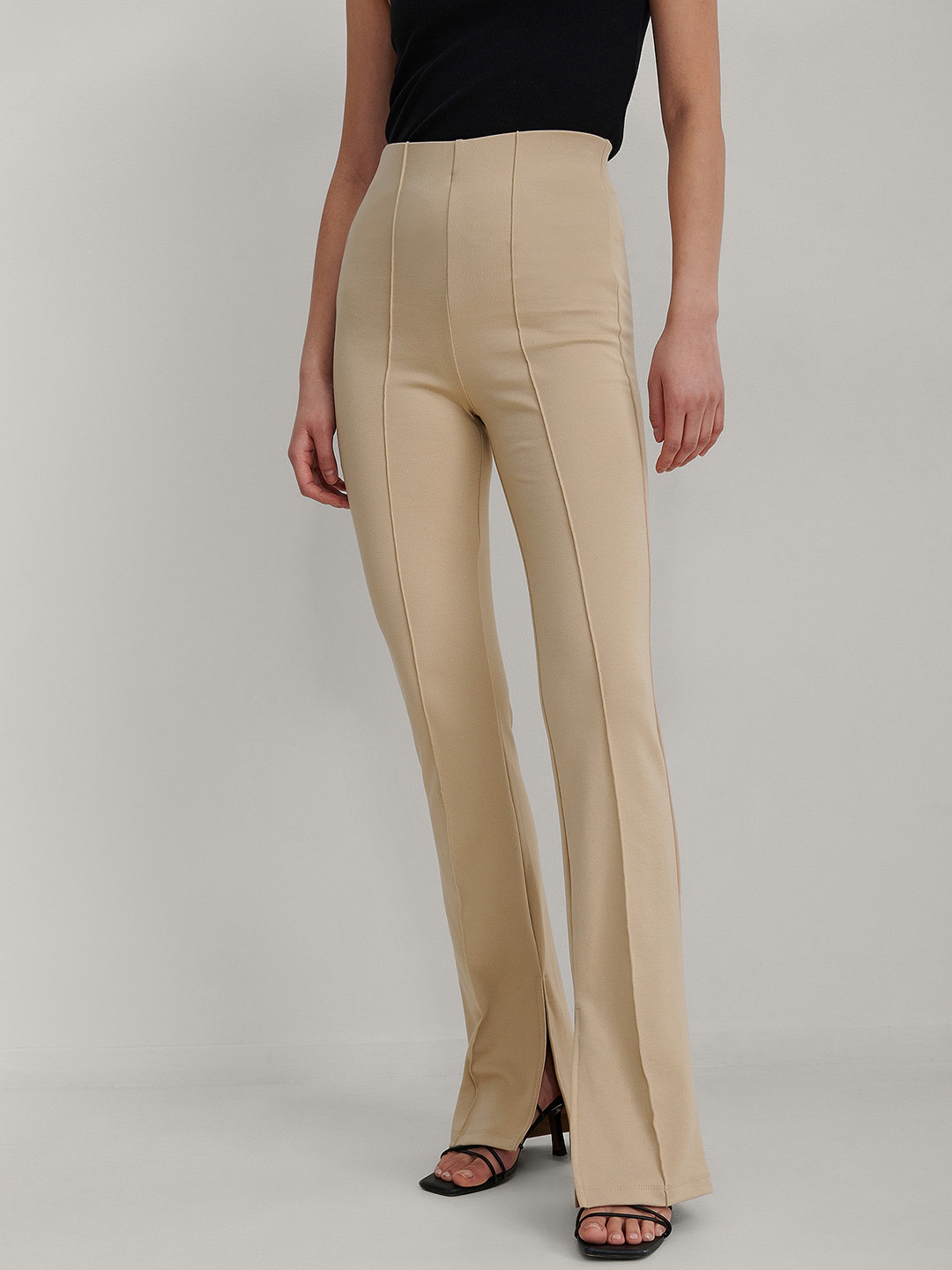 

NA-KD Women Slit Detail Pleated Trousers, Beige