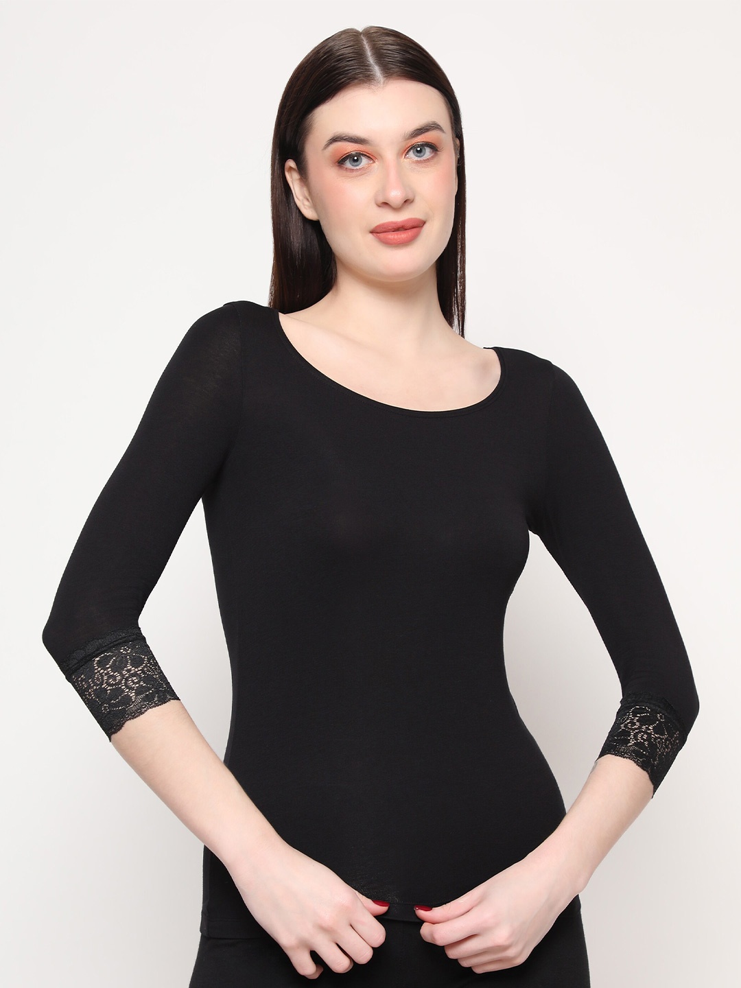 

Outflits Black Lace Top