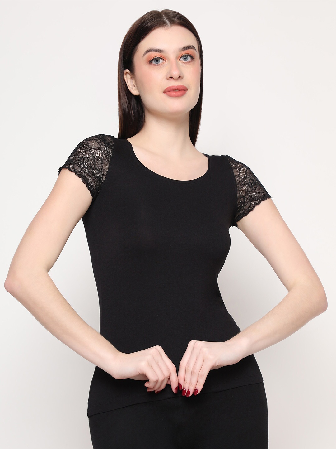 

Outflits Black Lace Top