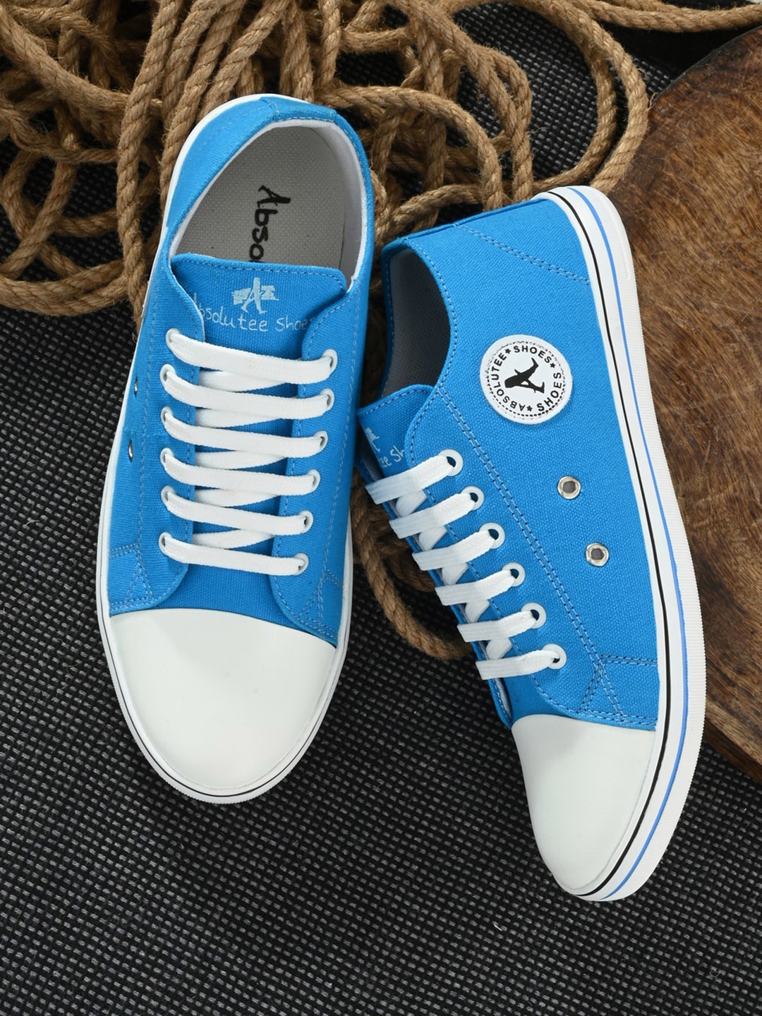 

Absolutee Shoes Men Colourblocked Sneakers, Blue