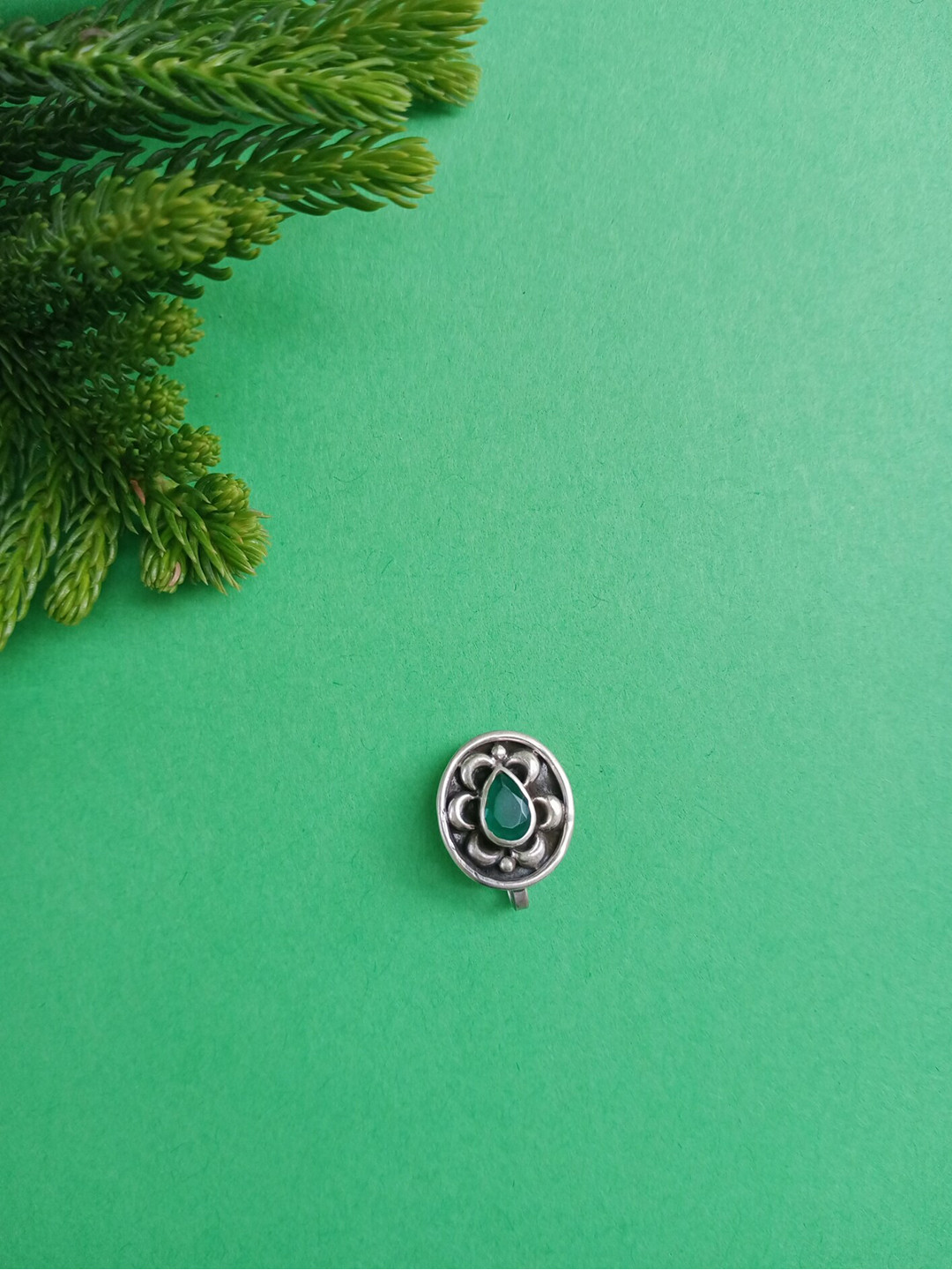 

FIROZA Silver Plated Stone-Studded Alekhya Clip On Nosepin, Green